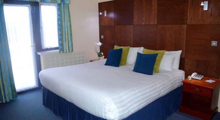 Imagen de la habitación del Hotel Heights. Foto 12