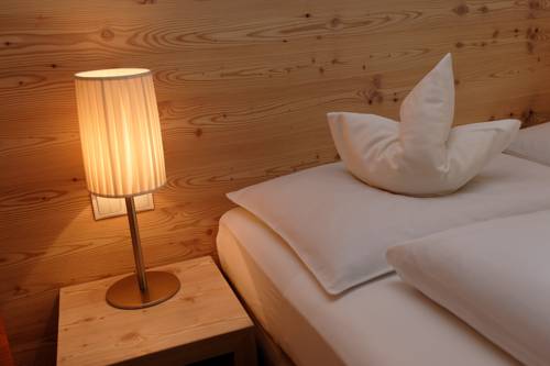 Imagen de la habitación del Hotel Heini. Foto 3