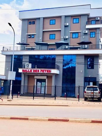 Imagen general del Hotel Helen, Yaoundé. Foto 1