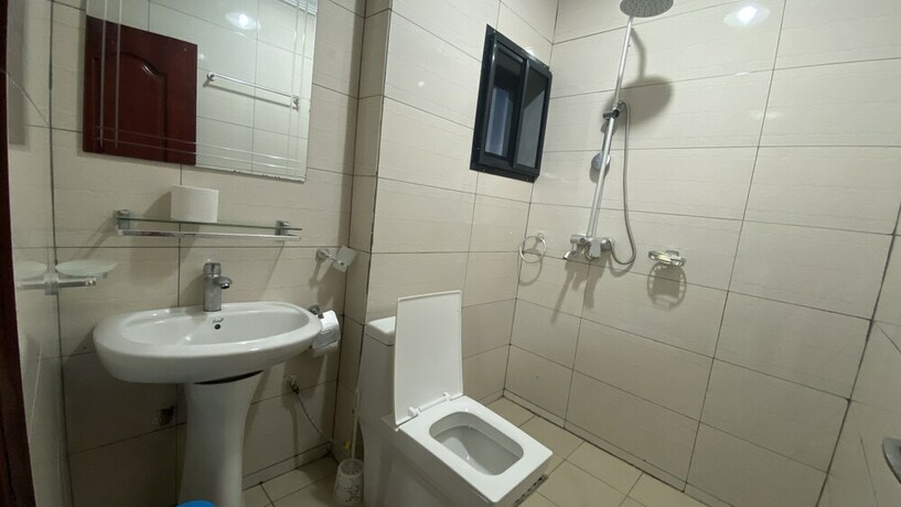 Imagen general del Hotel Helen, Yaound&eacute;. Foto 4