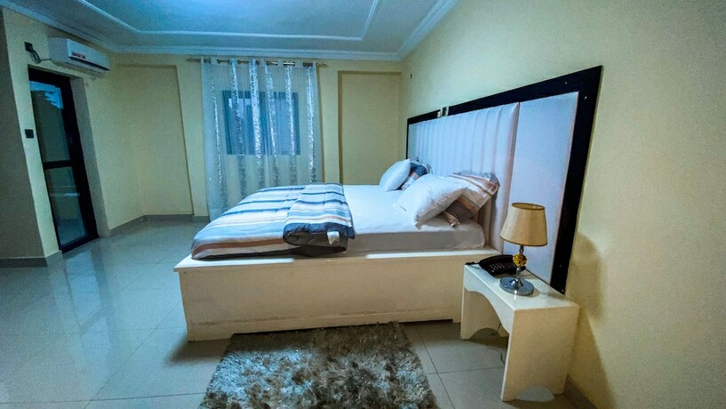 Imagen general del Hotel Helen, Yaound&eacute;. Foto 5