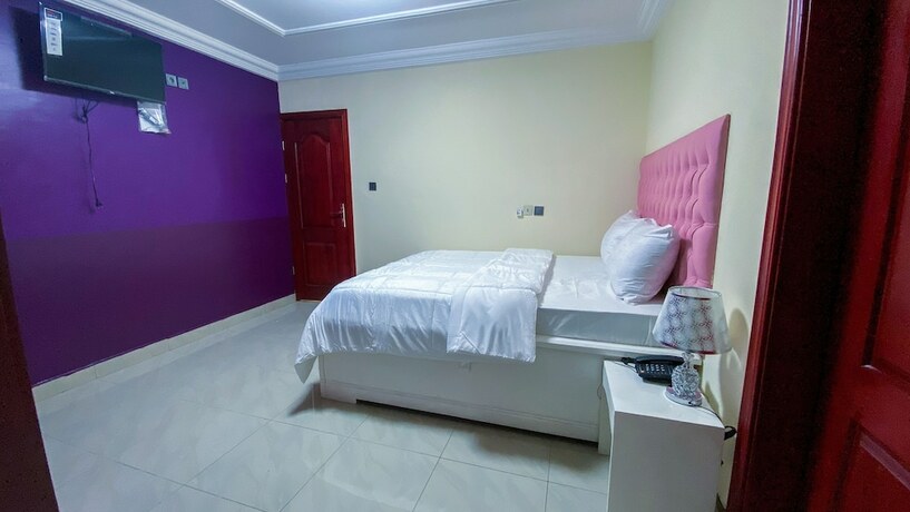 Imagen de la habitación del Hotel Helen, Yaound&eacute;. Foto 11