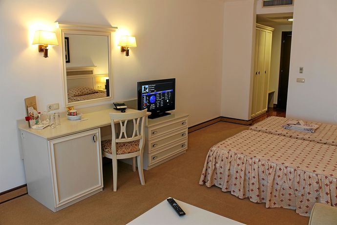 Imagen de la habitación del Hotel Helena Vip Villas and Suites. Foto 2