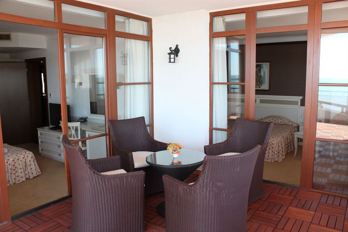Imagen de los interiores del Hotel Helena Vip Villas and Suites. Foto 10