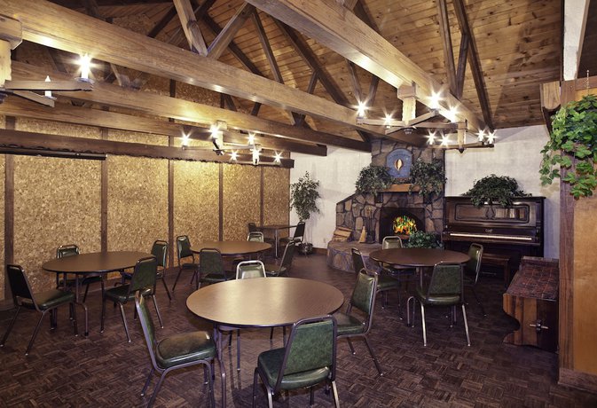 Imagen de los interiores del Hotel Helendorf River Inn, Suites And Conference Center. Foto 18