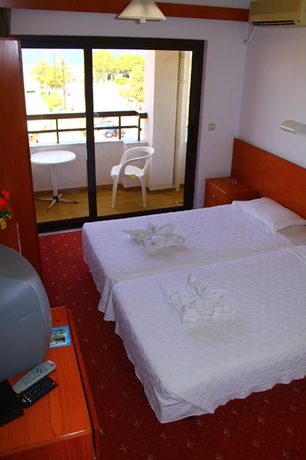 Imagen de la habitación del Hotel Heleni Beach. Foto 3