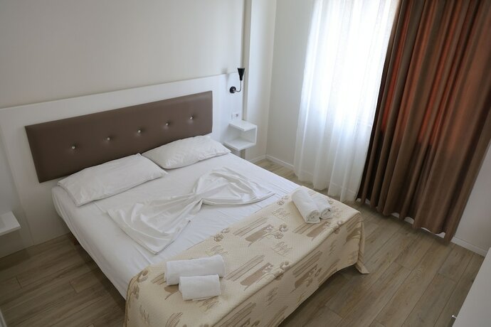 Imagen de la habitación del Hotel Helia. Foto 14
