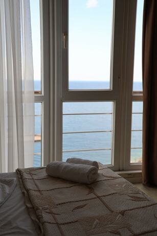 Imagen de la habitación del Hotel Helia. Foto 16