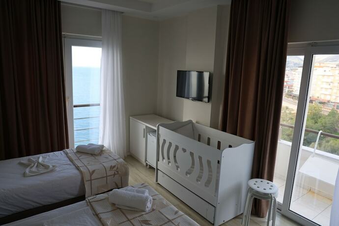 Imagen de la habitación del Hotel Helia. Foto 18