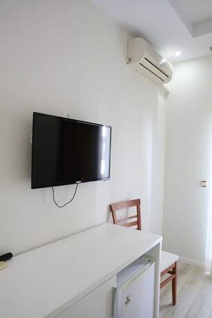 Imagen de la habitación del Hotel Helia. Foto 19