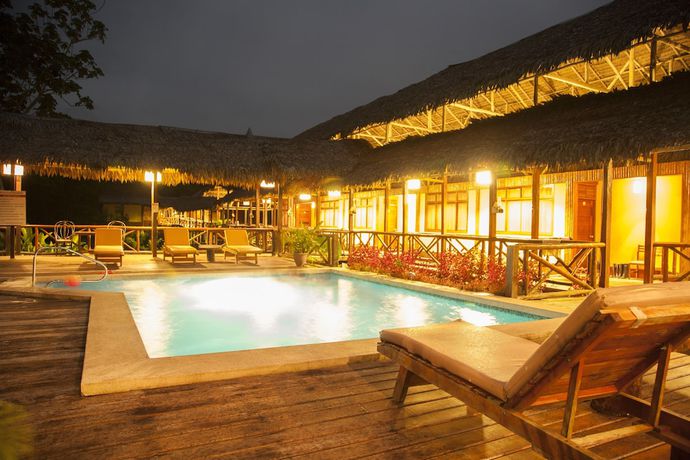 Imagen de la piscina del Hotel Heliconia Amazon River Lodge. Foto 19