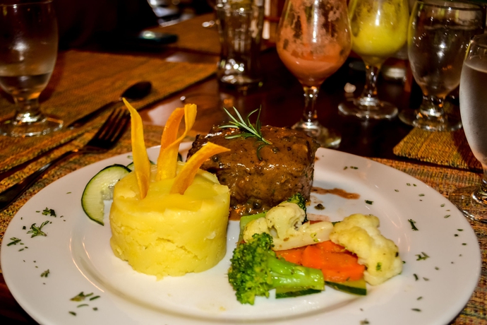 Imagen del bar/restaurante del Hotel Heliconia - Monteverde. Foto 9