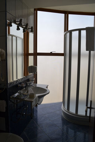 Imagen de los exteriores del Hotel Helin. Foto 14