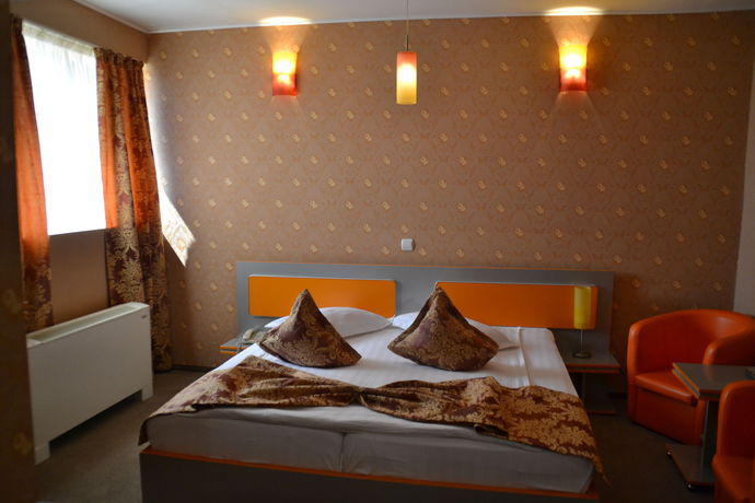 Imagen de los exteriores del Hotel Helin. Foto 15