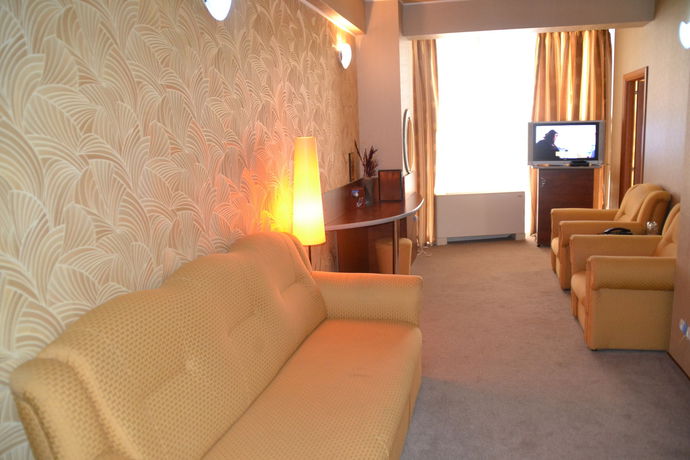 Imagen de los exteriores del Hotel Helin. Foto 16