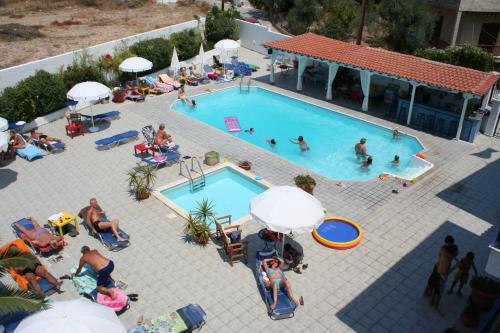 Imagen general del Hotel Helios, Aegina. Foto 4