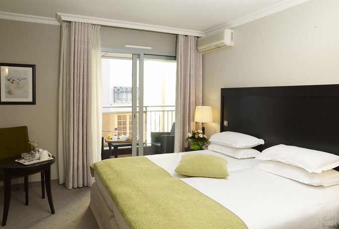 Imagen de la habitación del Hotel Helios, Antibes. Foto 5