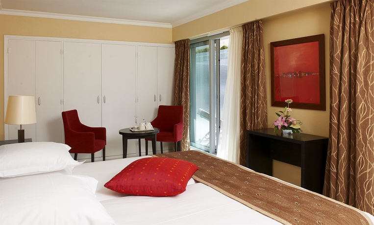 Imagen de la habitación del Hotel Helios, Antibes. Foto 9