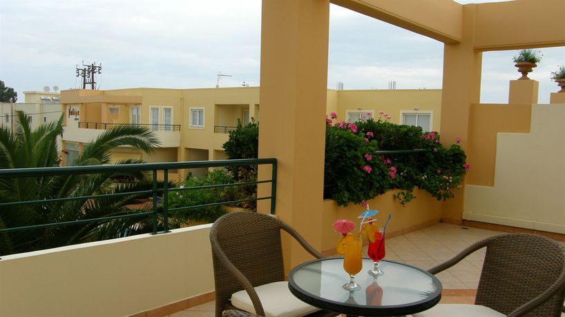 Imagen de los exteriores del Hotel Helios Apartments. Foto 6