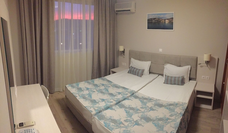 Imagen de la habitación del Hotel Helios, Balchik . Foto 9