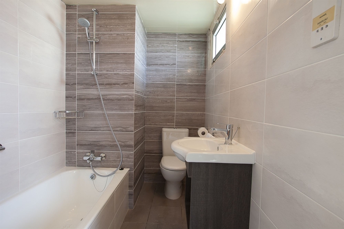 Imagen de la habitación del Hotel Helios Bay Apartments. Foto 6