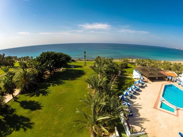 Imagen de los exteriores del Hotel Helios Bay Apartments. Foto 13