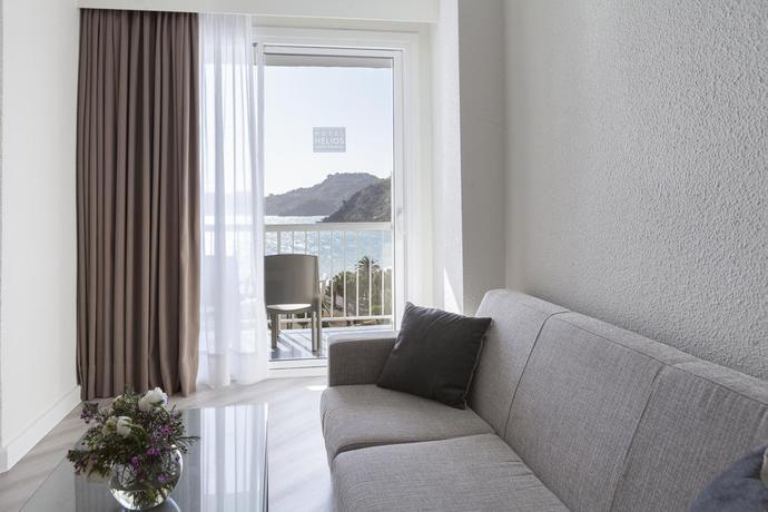 Imagen de la habitación del Hotel Helios Costa Tropical. Foto 10