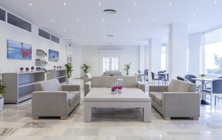 Imagen de los interiores del Hotel Helios Costa Tropical. Foto 18