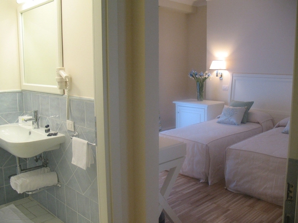 Imagen de la habitación del Hotel Helios, Crotona. Foto 11