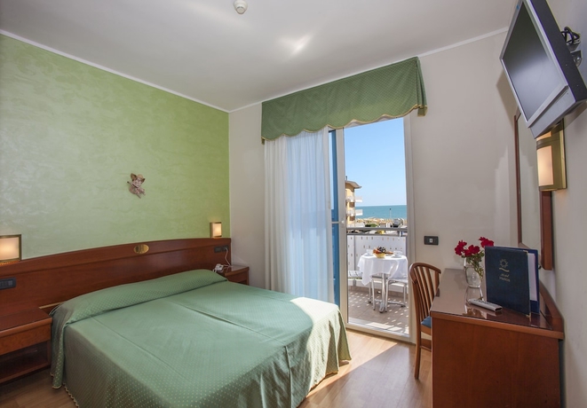 Imagen de la habitación del Hotel Helios, Lido Di Jesolo. Foto 6