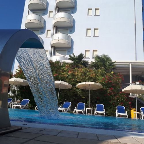 Imagen de la piscina del Hotel Helios, Lido Di Jesolo. Foto 19