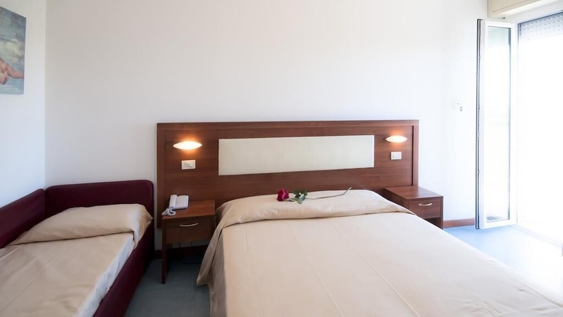 Imagen de la habitación del Hotel Helios, Milano Marittima. Foto 10