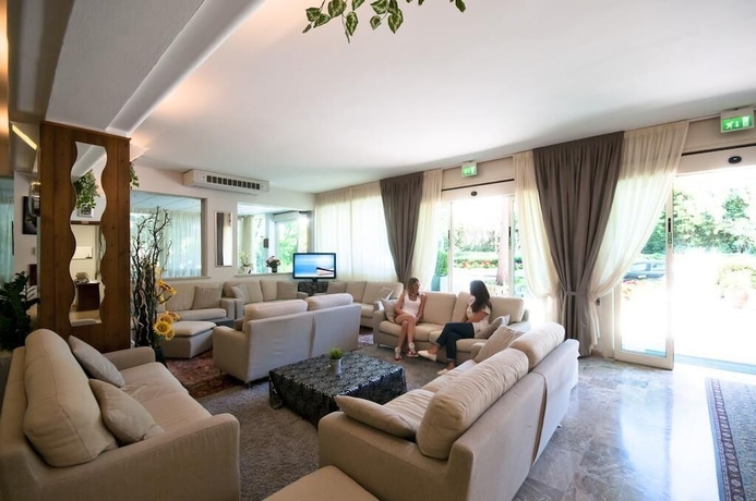 Imagen de los interiores del Hotel Helios, Milano Marittima. Foto 17