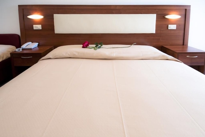 Imagen de la habitación del Hotel Helios, Milano Marittima. Foto 14