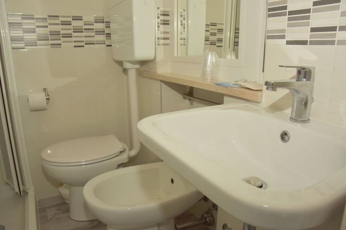 Imagen de la habitación del Hotel Helios, Milano Marittima. Foto 16