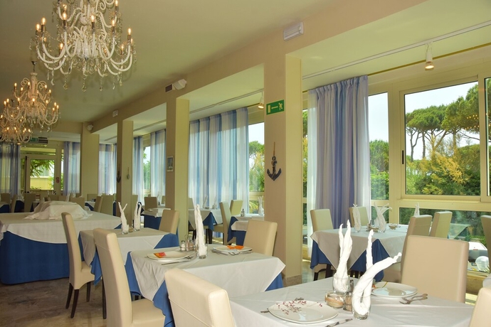 Imagen del bar/restaurante del Hotel Helios, Milano Marittima. Foto 3