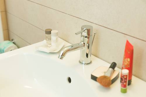 Imagen de la habitación del Hotel Helios Monza. Foto 12