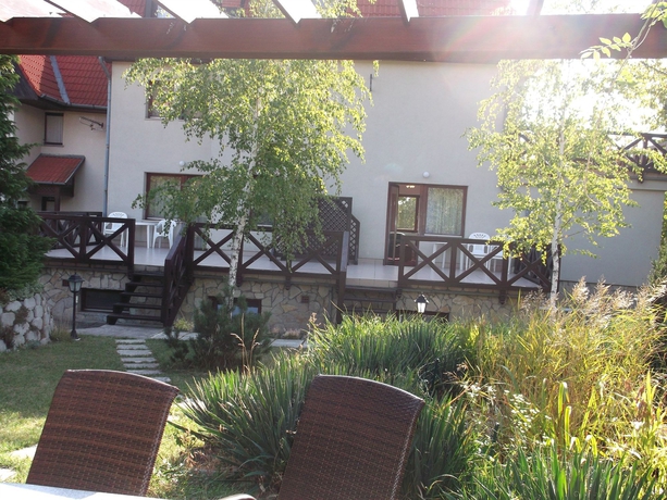 Imagen de los exteriores del Hotel Helios Pension. Foto 11