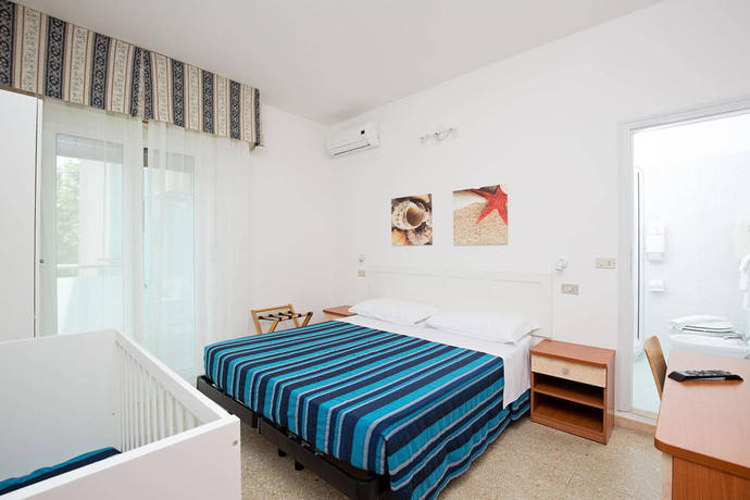 Imagen de la habitación del Hotel Helios, Riccione. Foto 6