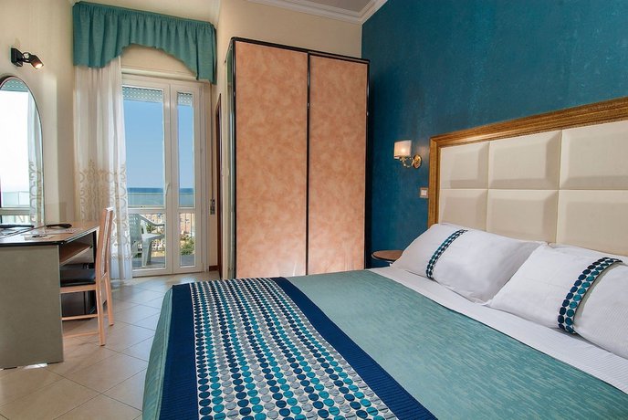 Imagen de la habitación del Hotel Helios, Rimini. Foto 15