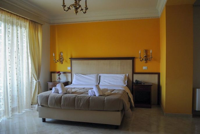 Imagen de la habitación del Hotel Helios, San Cataldo. Foto 11