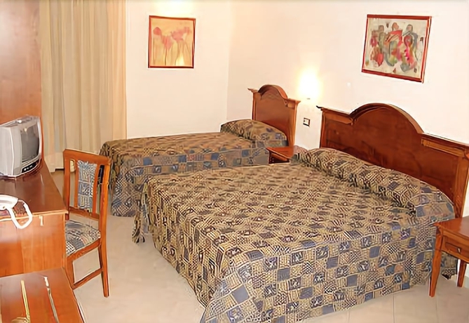 Imagen de la habitación del Hotel Helios, San Vito Lo Capo. Foto 5