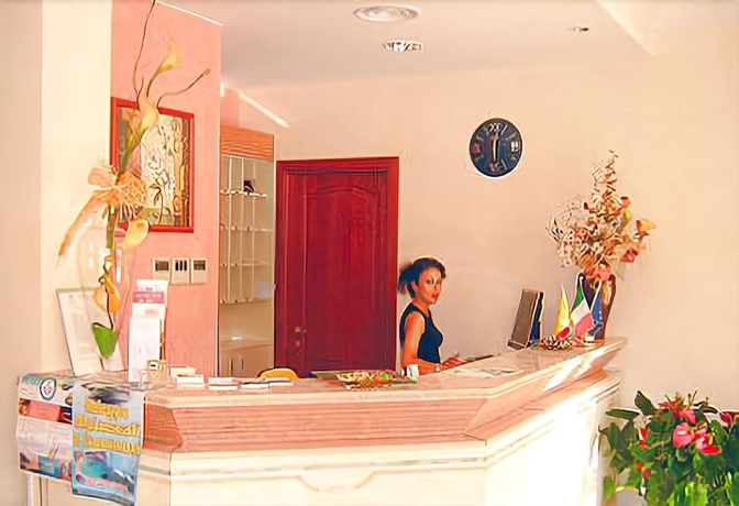 Imagen de los interiores del Hotel Helios, San Vito Lo Capo. Foto 11