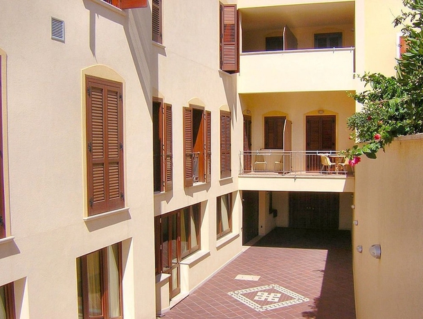 Imagen de los exteriores del Hotel Helios, San Vito Lo Capo. Foto 8