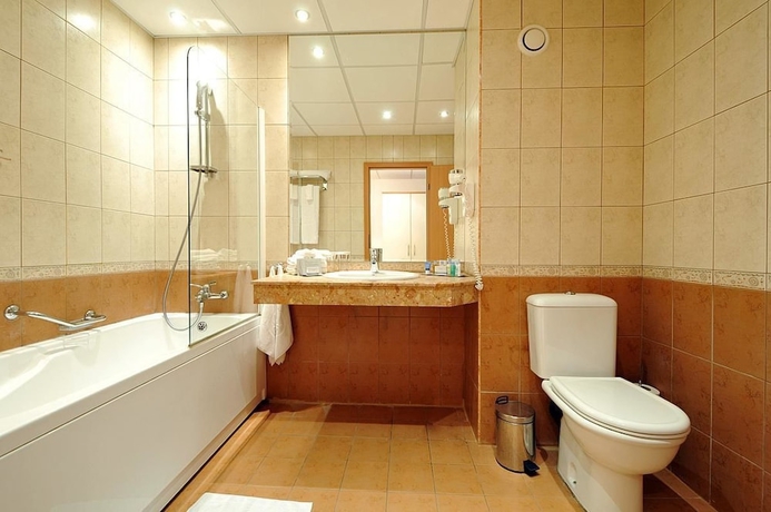 Imagen de la habitación del Hotel Helios Spa and Resort. Foto 6