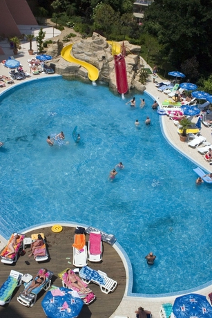 Imagen de la piscina del Hotel Helios Spa and Resort. Foto 14