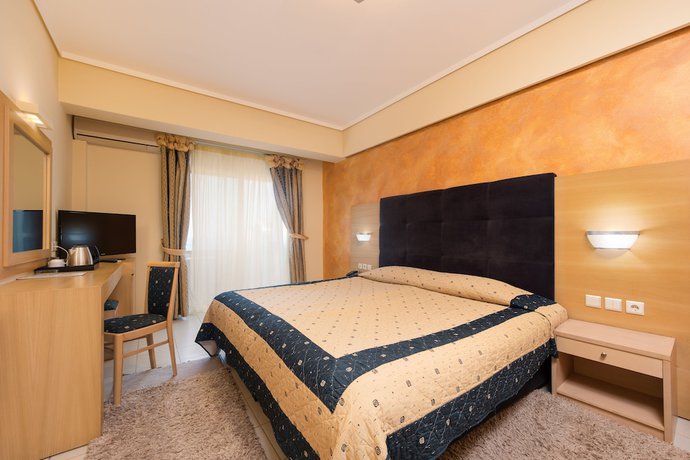 Imagen de la habitación del Hotel Heliotropes. Foto 8