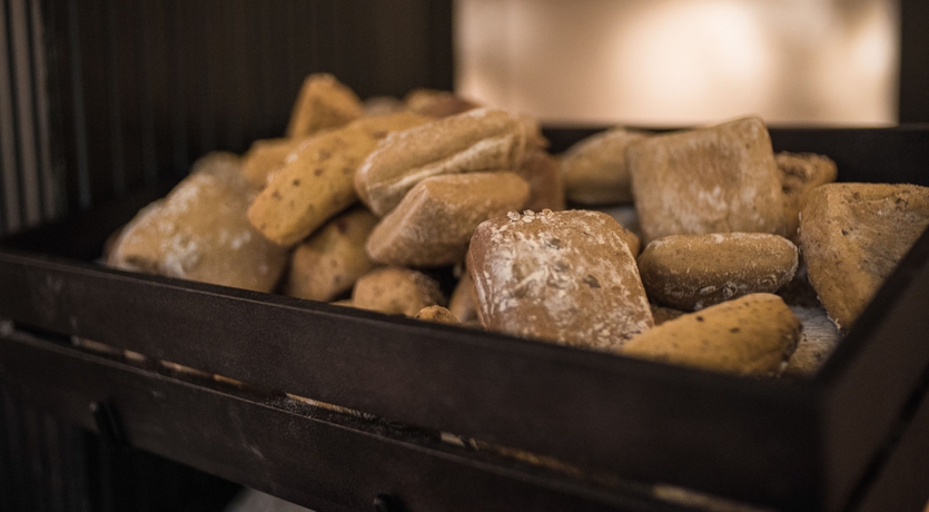 Imagen del bar/restaurante del Hotel Helka. Foto 7