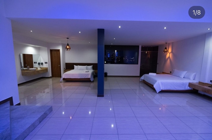 Imagen de la habitación del Hotel Hell Blue. Foto 5
