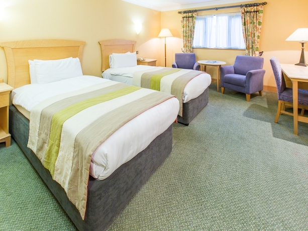 Imagen de la habitación del Hotel Hellidon Lakes Golf and Spa. Foto 3